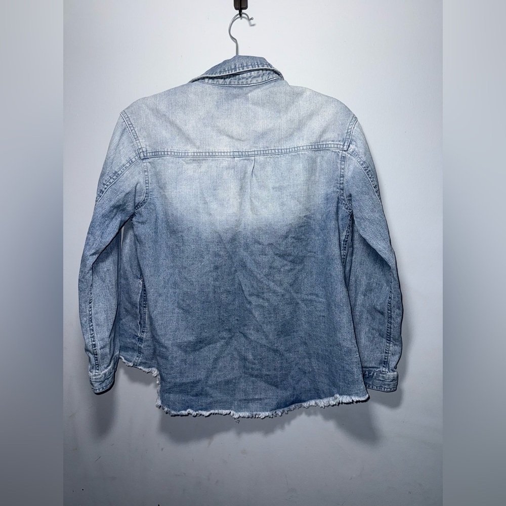 Democracy Ombré Denim Blue Top with cute Buttons size xs  EUC - Picture 9 of 11